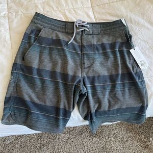 Men’s Vissla sofa surfer shorts